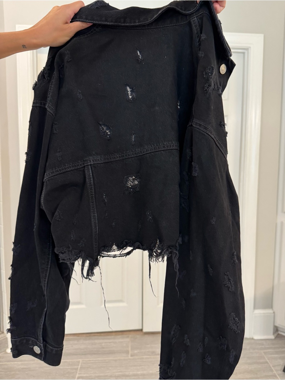 Zara Black Distressed Cropped Jean Jacket - Picture 6 of 8